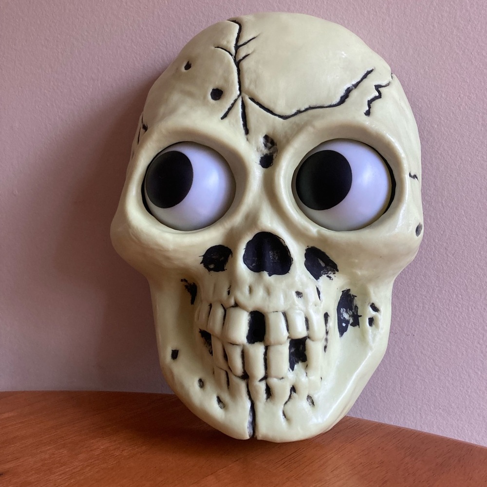 Motion activated Halloween skull